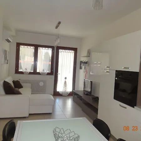 Elegante Nuovissimo Vakantiehuis Quartu SantʼElena