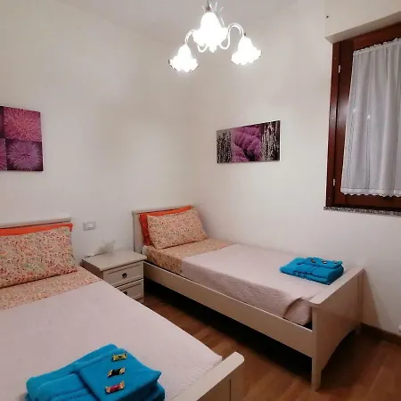 Elegante Nuovissimo *